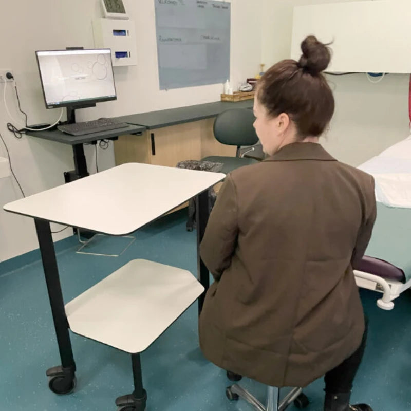Fellow - Lydvenligt, praktisk og rummeligt arbejdsbord